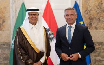 وزير الطاقة السعودي ونظيره النمساوي يبحثان التعاون في الطاقة والصناعة وزير الطاقة السعودي ونظيره النمساوي يبحثان التعاون في الطاقة والصناعة