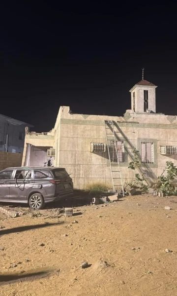 الحوثيون لا يراعون حرمة المساجد.. مقذوف يطال بيتا من بيوت الله في جازان الحوثيون لا يراعون حرمة المساجد.. مقذوف يطال بيتا من بيوت الله في جازان