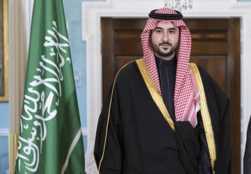 عقب رسالة الملك محمد السادس.. وزير الدفاع السعودي ونظيره المغربي يبحثان تعزيز التعاون الدفاعي عقب رسالة الملك محمد السادس.. وزير الدفاع السعودي ونظيره المغربي يبحثان تعزيز التعاون الدفاعي