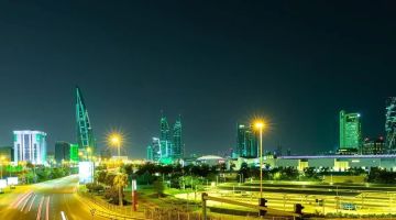 مملكة البحرين تزدان باللون الأخضر احتفاء باليوم الوطني السعودي مملكة البحرين تزدان باللون الأخضر احتفاء باليوم الوطني السعودي