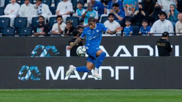 الانضباط الآسيوية تطلب إفادة من الهلال بشأن طرد سمرفيل الانضباط الآسيوية تطلب إفادة من الهلال بشأن طرد سمرفيل