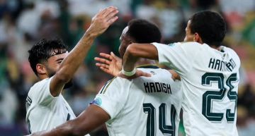 دك شباك نظيره العماني بثلاثية.. المنتخب السعودي يتأهل لنصف نهائي خليجي 27 دك شباك نظيره العماني بثلاثية.. المنتخب السعودي يتأهل لنصف نهائي خليجي 27