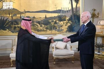 السفير البريثن يقدم أوراق اعتماده للرئيس التونسي السفير البريثن يقدم أوراق اعتماده للرئيس التونسي