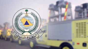 إخماد حريق في مركبة أثناء سيرها على طريق عام بجدة إخماد حريق في مركبة أثناء سيرها على طريق عام بجدة