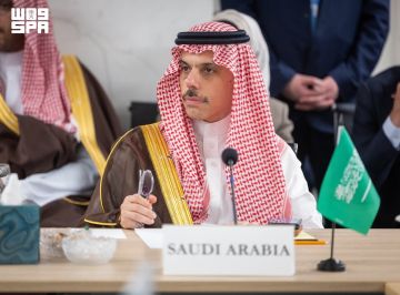 وزير الخارجية يشارك في الاجتماع التنسيقي لوزراء خارجية مجموعة الدول الثمانية العربية والإسلامية في نيويورك وزير الخارجية يشارك في الاجتماع التنسيقي لوزراء خارجية مجموعة الدول الثمانية العربية والإسلامية في نيويورك