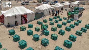 سلمان للإغاثة يوزع مساعدات إيوائية في مديرية البريقة بمحافظة عدن سلمان للإغاثة يوزع مساعدات إيوائية في مديرية البريقة بمحافظة عدن