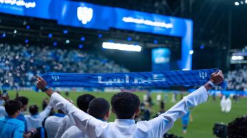 الهلال يمنح تجربة استثنائية لجماهيره قبل مواجهة الاتحاد الهلال يمنح تجربة استثنائية لجماهيره قبل مواجهة الاتحاد