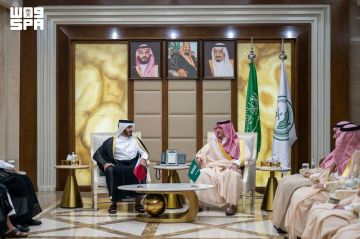 عبدالعزيز بن سعود ووزير الداخلية القطري يترأسان الاجتماع الرابع للجنة الأمنية والعسكرية عبدالعزيز بن سعود ووزير الداخلية القطري يترأسان الاجتماع الرابع للجنة الأمنية والعسكرية