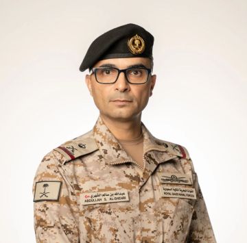 قائد التحالف البحري الدفاعي: أي تهديد لحرية الملاحة البحرية سيواجه بالردع قائد التحالف البحري الدفاعي: أي تهديد لحرية الملاحة البحرية سيواجه بالردع