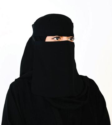 بين الحلم والخيرة بين الحلم والخيرة