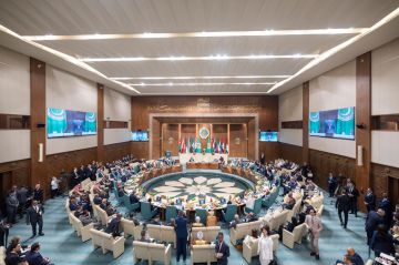 مجلس جامعة الدول العربية يدعو للتدخل الفوري لحماية الشعب الفلسطيني من الجرائم الإسرائيلية وإرهاب المستوطنين مجلس جامعة الدول العربية يدعو للتدخل الفوري لحماية الشعب الفلسطيني من الجرائم الإسرائيلية وإرهاب المستوطنين