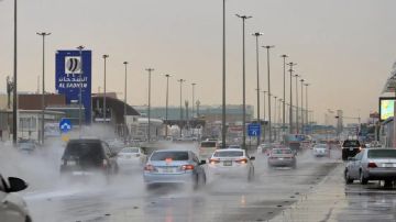 الدفاع المدني يحذر من أمطار غزيرة على 4 مناطق الدفاع المدني يحذر من أمطار غزيرة على 4 مناطق