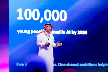 العبدالجبار لـ الرياض : السؤال لم يعد هل نستثمر في الذكاء الاصطناعي.. بل من يملك القدرة على بنائه وتوسيع أثره؟ العبدالجبار لـ الرياض : السؤال لم يعد هل نستثمر في الذكاء الاصطناعي.. بل من يملك القدرة على بنائه وتوسيع أثره؟