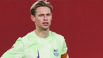 برشلونة يفتح الباب أمام رحيل دي يونغ برشلونة يفتح الباب أمام رحيل دي يونغ