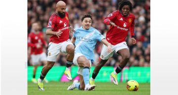 ديربي مانشستر يشعل الدوري الإنجليزي
