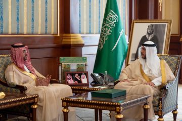 نائب أمير المدينة يستعرض جهود الالتزام البيئي نائب أمير المدينة يستعرض جهود الالتزام البيئي