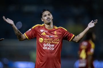 القادسية يتغلب على الأهلي بثلاثية مثيرة ويتقدم للمركز الثاني القادسية يتغلب على الأهلي بثلاثية مثيرة ويتقدم للمركز الثاني