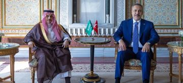 وزير الخارجية ونظيره التركي يبحثان مستجدات المنطقة
