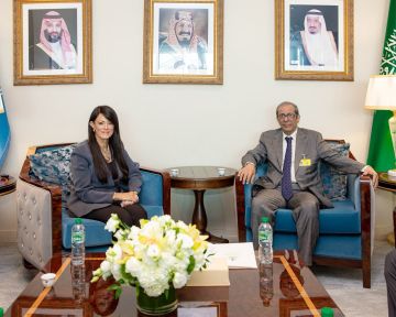 الرسي يلتقي وكيلة الأمين العام للأمم المتحدة والأمينة التنفيذية للإسكوا الرسي يلتقي وكيلة الأمين العام للأمم المتحدة والأمينة التنفيذية للإسكوا