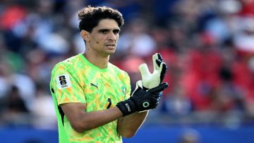الهلال يعلن إصابة بونو في العضلة الخلفية الهلال يعلن إصابة بونو في العضلة الخلفية