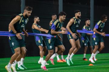 الأخضر يواصل استعداده للقاء الكويت في افتتاح كأس الخليج27 الأخضر يواصل استعداده للقاء الكويت في افتتاح كأس الخليج27