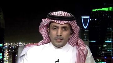 الزلال عن لقائه بالأمير الوليد : هيوز راهن على بقاء إنزاغي .. فيديو الزلال عن لقائه بالأمير الوليد : هيوز راهن على بقاء إنزاغي .. فيديو