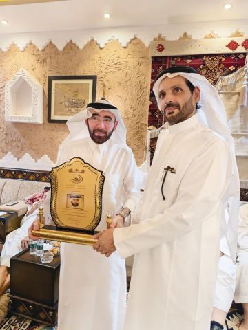 أوراف الأدبي يكرم حسن الحازمي أوراف الأدبي يكرم حسن الحازمي
