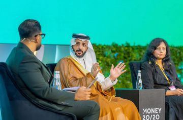 المعايير المهنية الموحدة ترفع جودة الخدمات.. الذكاء الاصطناعي يعيد تشكيل مهارات العاملين بالقطاع المالي المعايير المهنية الموحدة ترفع جودة الخدمات.. الذكاء الاصطناعي يعيد تشكيل مهارات العاملين بالقطاع المالي