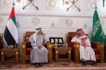 وزير الدفاع يستقبل نائب الرئيس الإماراتي