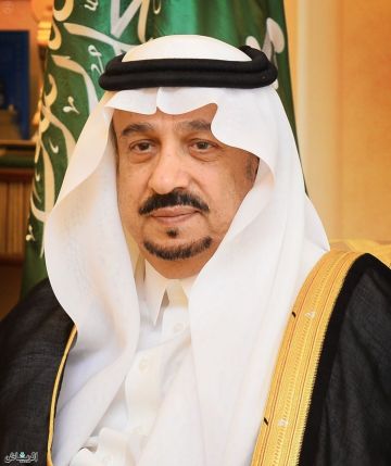 أمير الرياض يعزي أمير الفوج الخامس بالحرس الوطني
