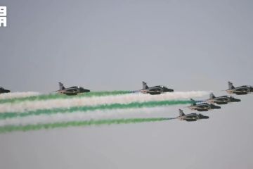 فريق الصقور السعودية يقدم عروضا جوية ضمن معرض العلمين الدولي للطيران والفضاء