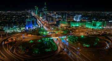 احتفاء باليوم الوطني.. تزيين شوارع الرياض بأكثر من 5500 عنصر إنارة جمالية احتفاء باليوم الوطني.. تزيين شوارع الرياض بأكثر من 5500 عنصر إنارة جمالية