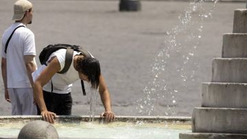 إيطاليا تشهد الصيف الأكثر حرارة منذ 75 عاما إيطاليا تشهد الصيف الأكثر حرارة منذ 75 عاما