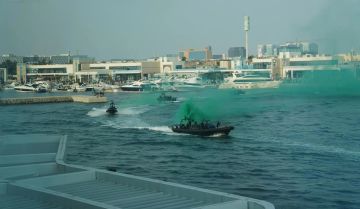 القوات البحرية السعودية تزين اليوم الوطني في جدة بعروض بحرية وجوية القوات البحرية السعودية تزين اليوم الوطني في جدة بعروض بحرية وجوية