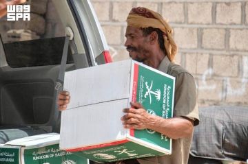 سلمان للإغاثة يوزع 3,000 سلة غذائية في شبوة باليمن سلمان للإغاثة يوزع 3,000 سلة غذائية في شبوة باليمن