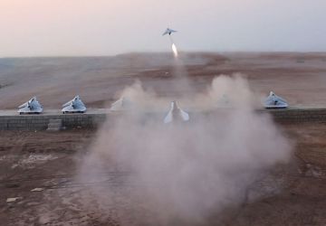 الجيش الإيراني يكشف عن دول تستضيف قواعد للعدو وتطلب عدم استهدافها الجيش الإيراني يكشف عن دول تستضيف قواعد للعدو وتطلب عدم استهدافها