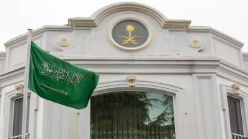 سفارة المملكة بإندونيسيا تحذر المواطنين من تداعيات الرماد البركاني سفارة المملكة بإندونيسيا تحذر المواطنين من تداعيات الرماد البركاني