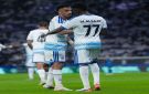 نيوم يفاجئ الهلال بثنائية ويلحق به الخسارة الأولى