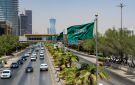 تركيب أكثر من 65 ألف علم في الرياض