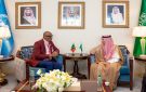 الجبير يلتقي نائب رئيس الوزراء في سانت كيتس ونيفيس