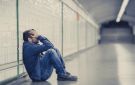 7 مخاطر صحية ناجمة عن الحزن الشديد المستمر مع كبت المشاعر