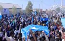 احتجاجات تعم مدن الصومال على اعتراف إسرائيل بصومالي لاند (فيديو)
