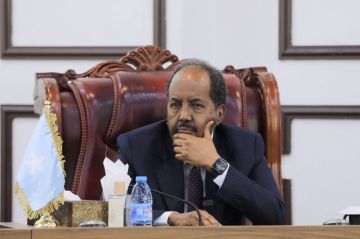 الصومال يدخل مرحلة انتقالية وسط فشل التوافق على الانتخابات الصومال يدخل مرحلة انتقالية وسط فشل التوافق على الانتخابات