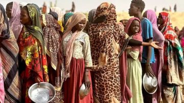 الأمم المتحدة تدعو إلى توفير ممر آمن للمدنيين العالقين في معاناة لا تطاق بمدينة الفاشر السودانية الأمم المتحدة تدعو إلى توفير ممر آمن للمدنيين العالقين في معاناة لا تطاق بمدينة الفاشر السودانية