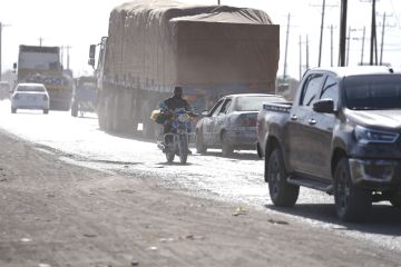 بالفيديو.. حريق يلتهم سيارة أمجاد لنقل الركاب في بورتسودان بالفيديو.. حريق يلتهم سيارة أمجاد لنقل الركاب في بورتسودان