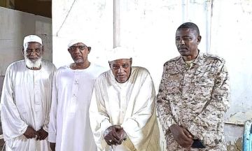 وفد من الحركة الإسلامية والمؤتمر الوطني يزور أسطورة الكرة السودانية جكسا بأم درمان