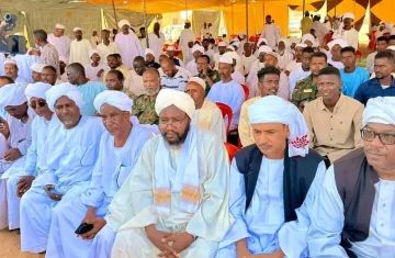 قيادات من الحركة الإسلامية والمؤتمر الوطني يؤدون واجب العزاء في شهداء قبيلة المجانين بأم درمان قيادات من الحركة الإسلامية والمؤتمر الوطني يؤدون واجب العزاء في شهداء قبيلة المجانين بأم درمان