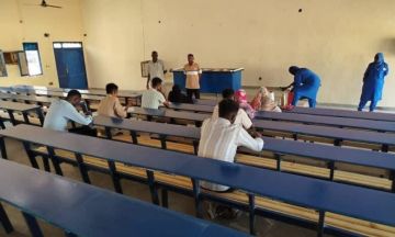 جامعة الرباط الوطني تعقد أولى أمتحاناتها عقب الحرب من داخل حرم الجامعة