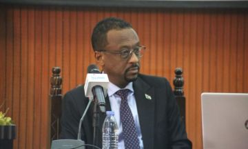 الاعيسر: لا نثق في الدعم السريع والحكومة ملتزمة بسلام يحفظ سيادة الدولة الاعيسر: لا نثق في الدعم السريع والحكومة ملتزمة بسلام يحفظ سيادة الدولة