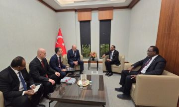 رئيس الوزراء يلتقي رئيس شركة سوما التركية